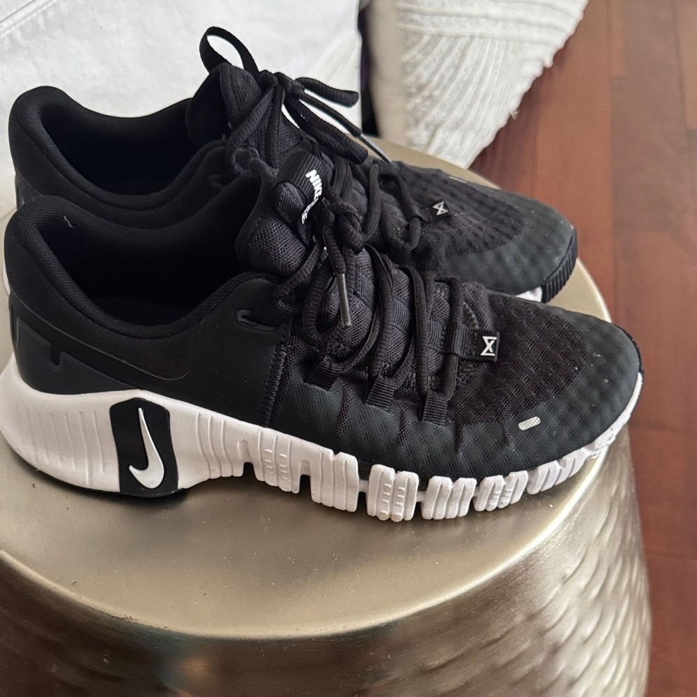 Nike Black and White Athletic Shoes